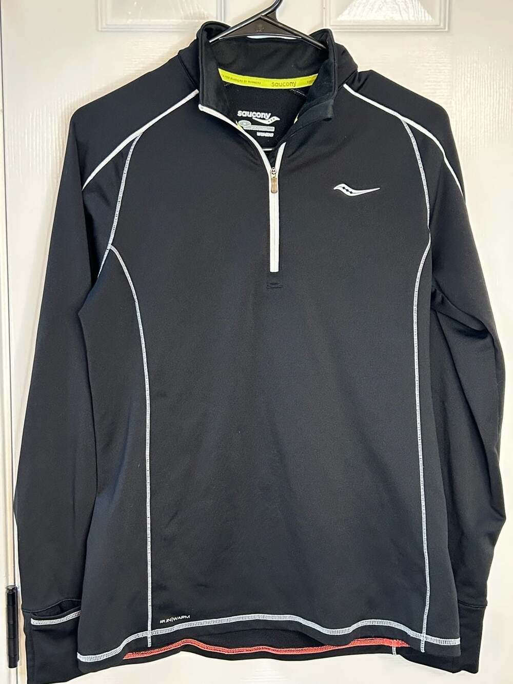 Saucony Women's Black Run Warm 1/4 Zip Pullover
